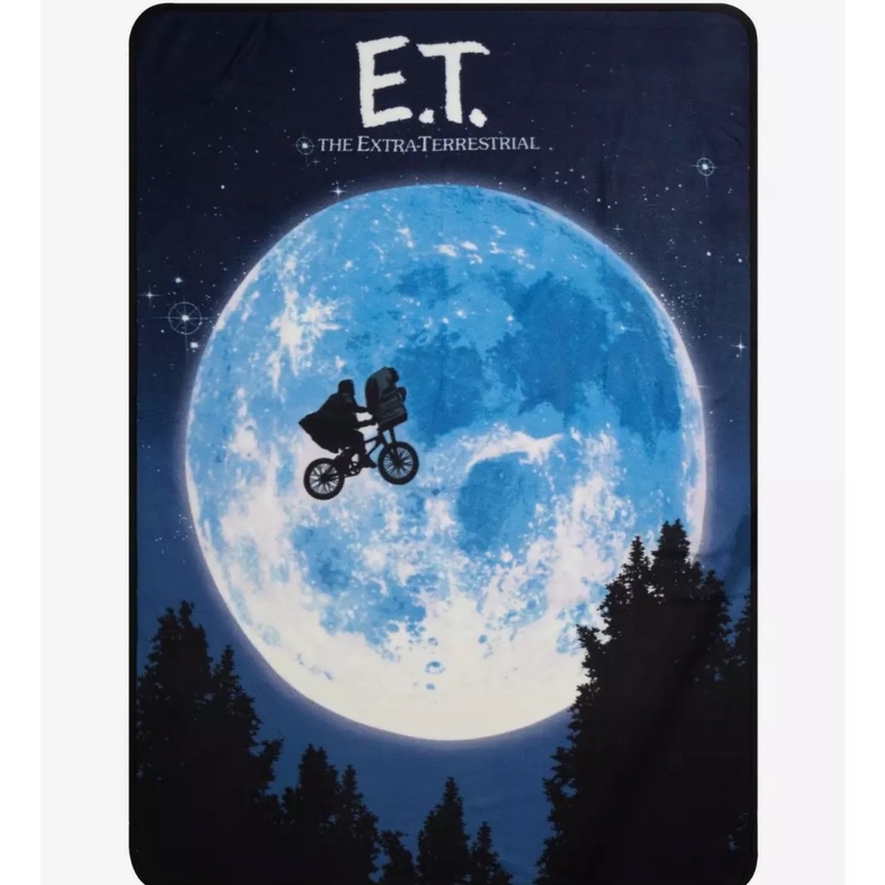 E.T. The Extraterrestrial Poster Throw Blanket